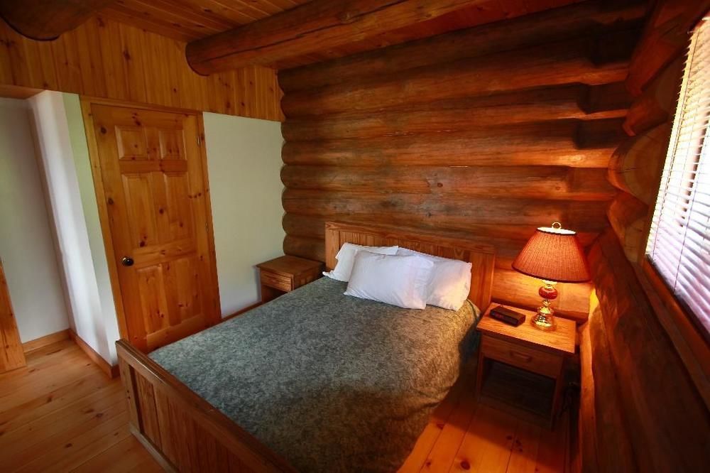 Wilderness Tours Rafting Resort Foresters Falls Экстерьер фото