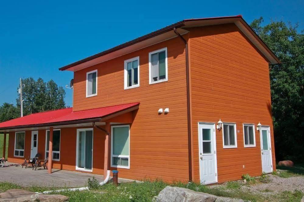 Wilderness Tours Rafting Resort Foresters Falls Экстерьер фото