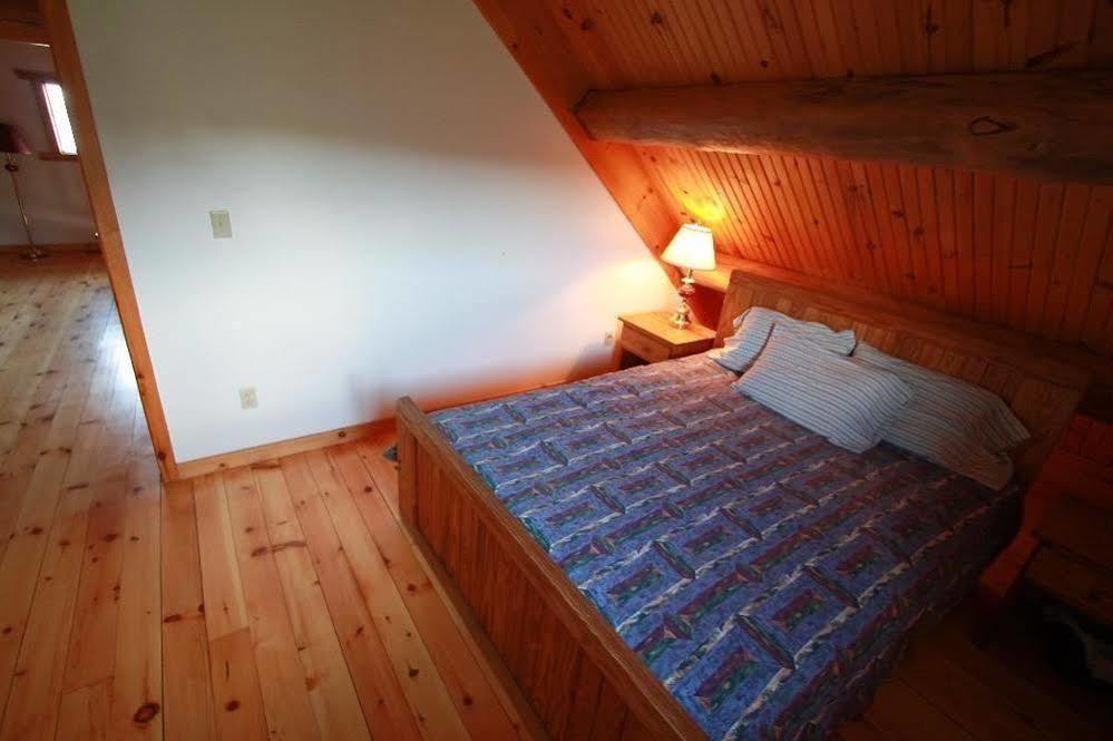 Wilderness Tours Rafting Resort Foresters Falls Экстерьер фото